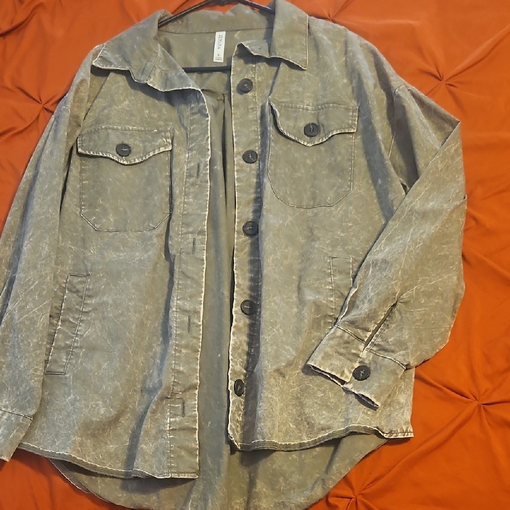 Zenana Outfitters Green Button Down Shirt